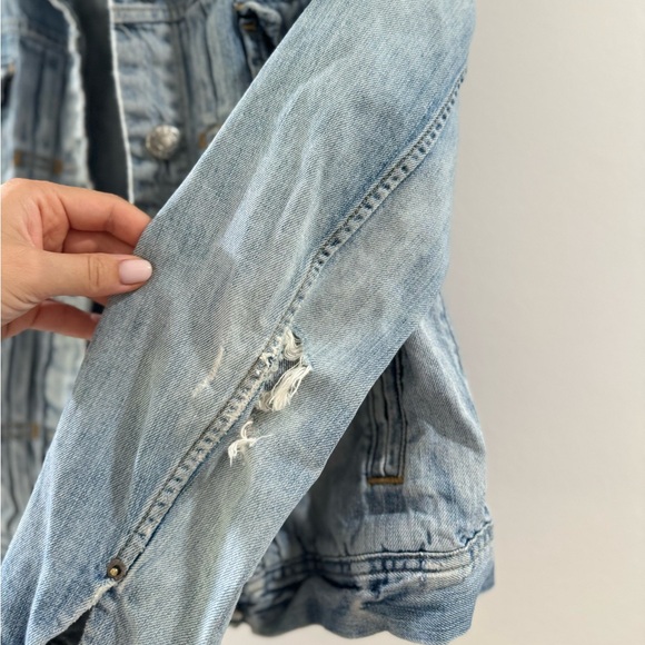 J Crew vintage distressed Jean jacket - Picture 6 of 13